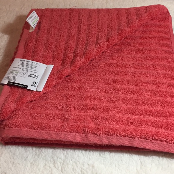 Bath big towel size 157.5cmx76.2cm (62inx30in) - Picture 3 of 5